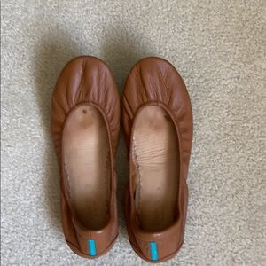 Tieks flats